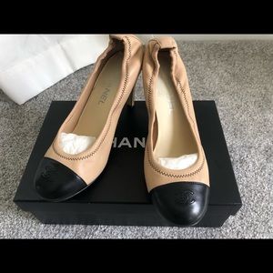 Chanel interlock CC Lambskin Pump Size US 9/ EU39